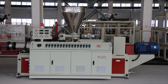 250kW 전력 WPC 주방 보드 제조 공장 넓은 문 설계에 대한 진압 라인